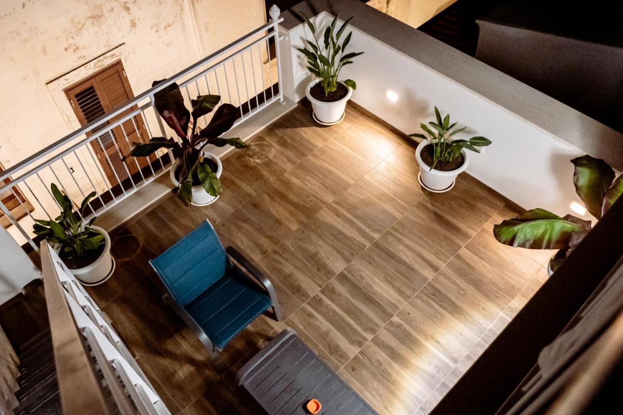 Nonna Vittoria Apartments Мола-ди-Бари Экстерьер фото
